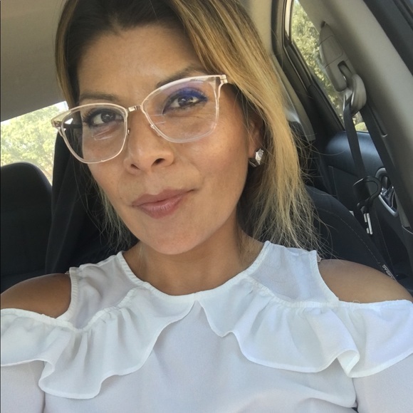 Meet your Posher, Betsy - Picture 1 of 9